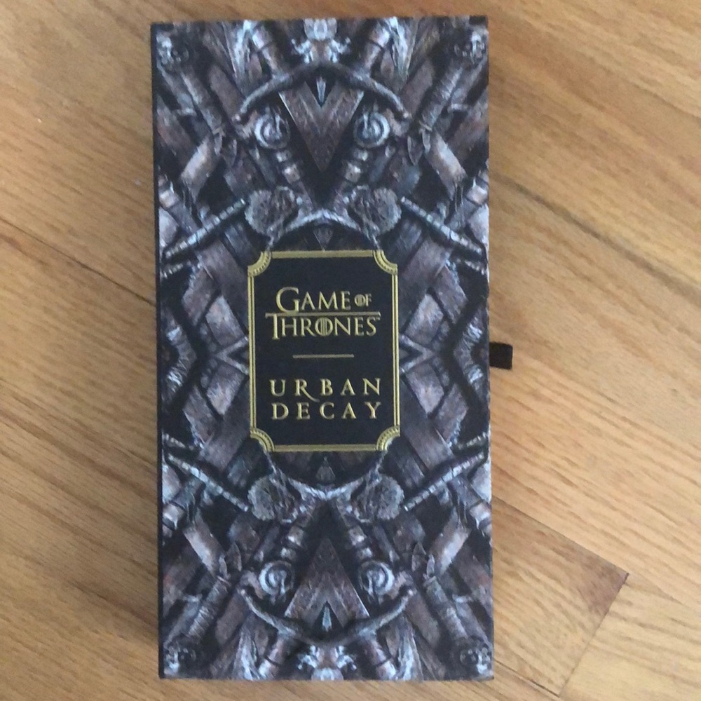 Urban Decay GOT eyeshade palette
